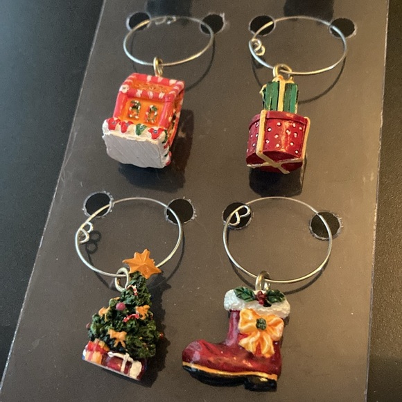 Christmas 🎅 Wine Glass Charms - Picture 3 of 3